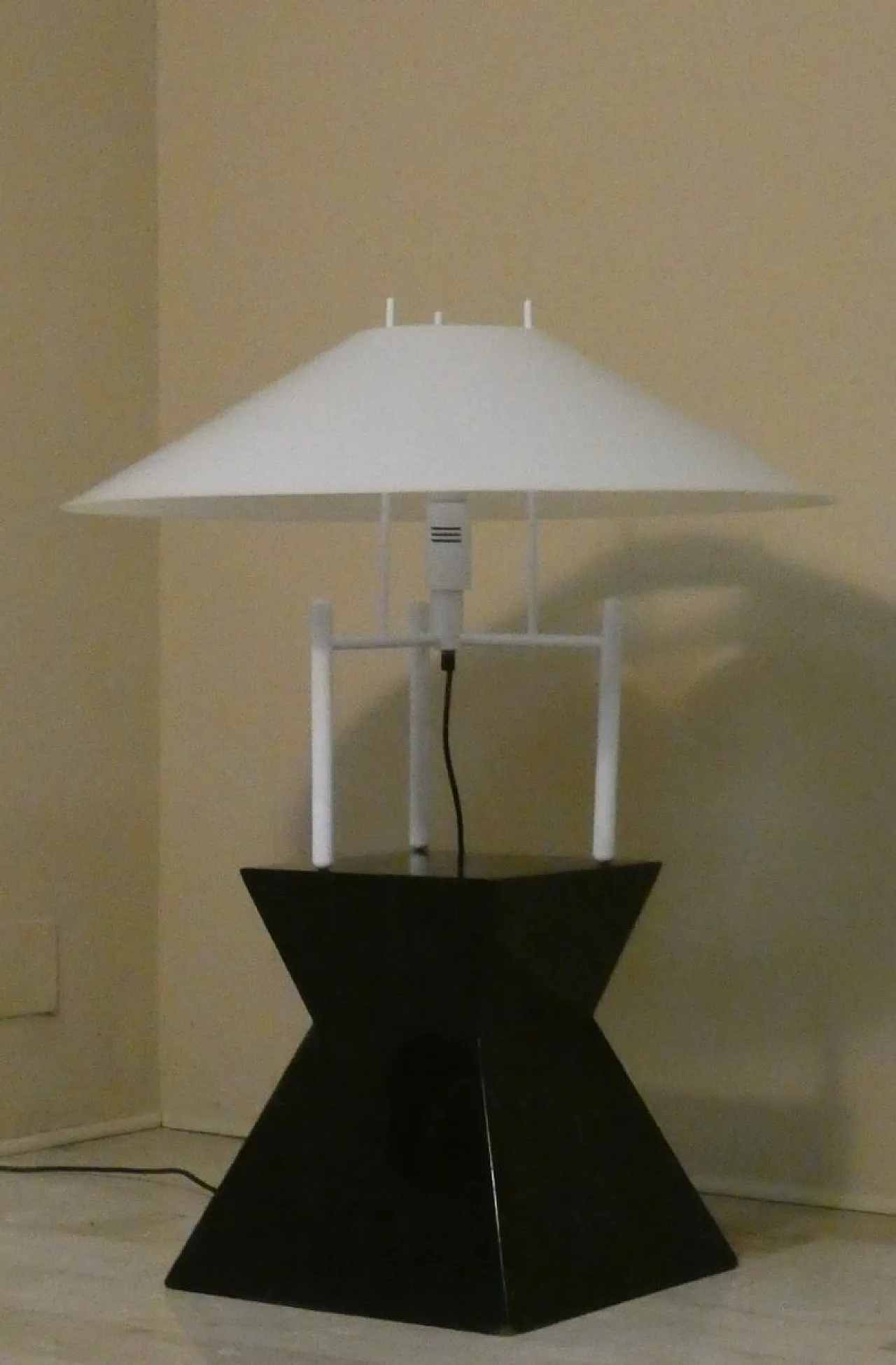 Model 694 Pagoda Lamp by Elio Martinelli for Martinelli Luce, Italy, 1980s 3