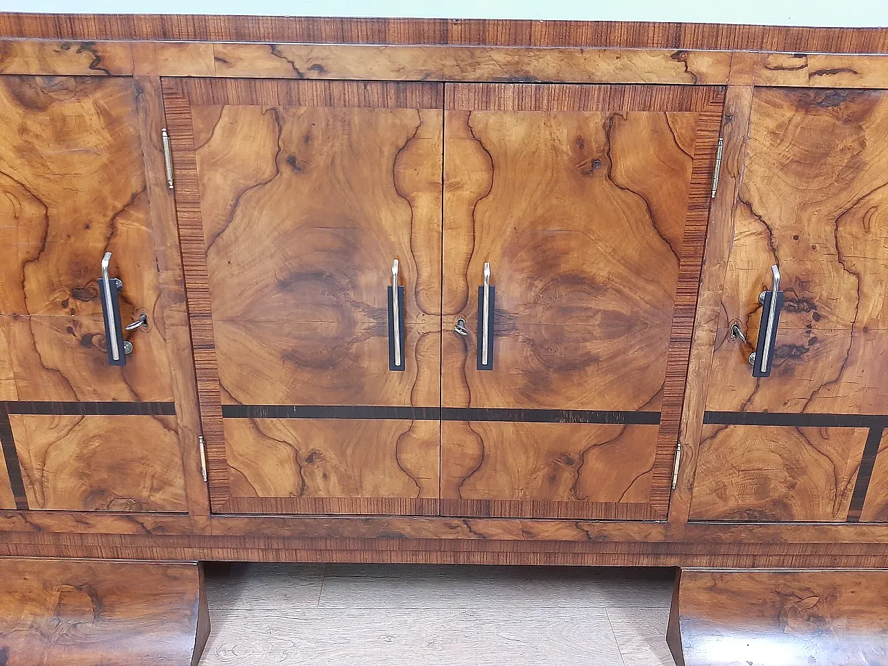 Art deco sideboard in walnut and rosewood, 1930 1
