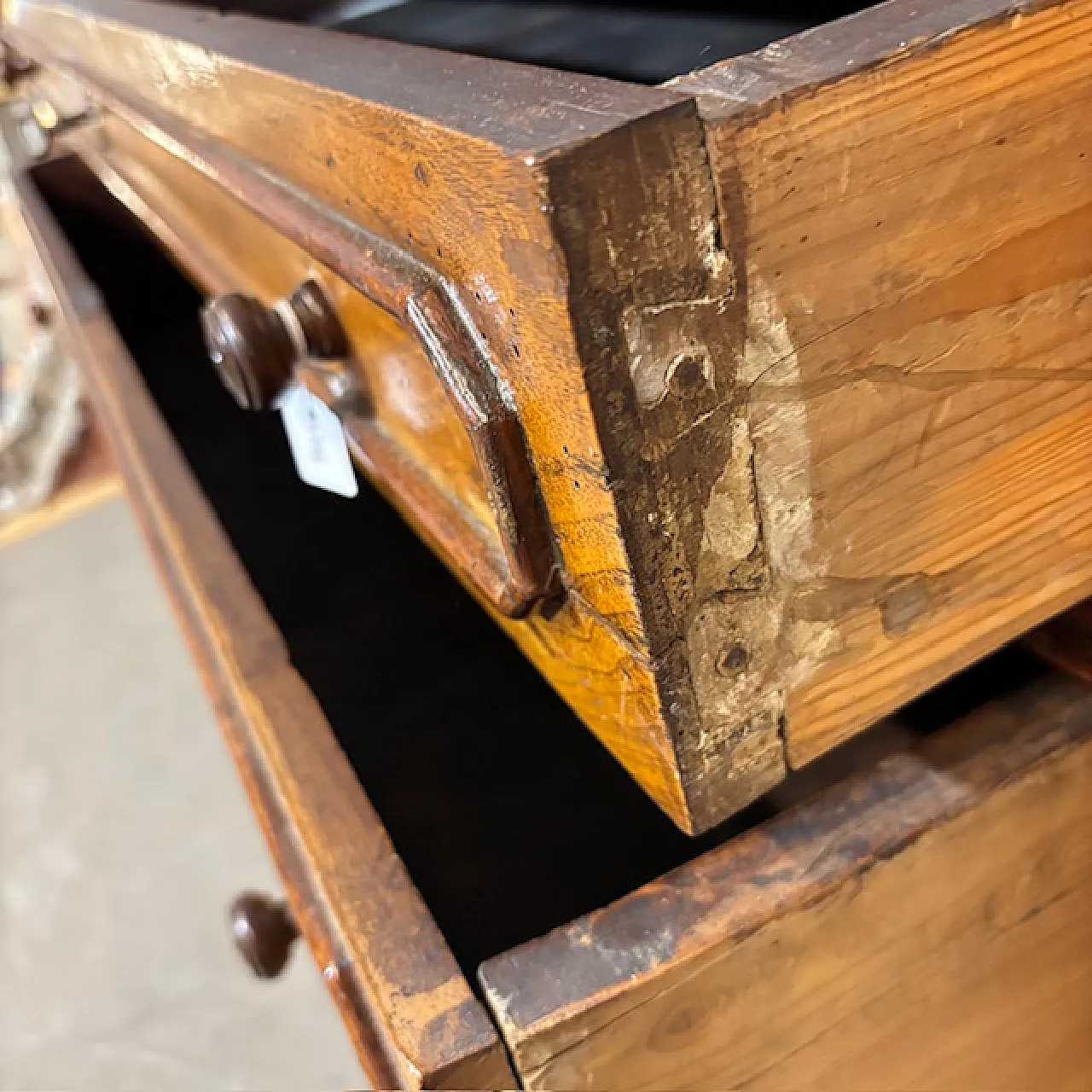 Chest of drawers Carlo X solid walnut, with inlaid star, 1830 4