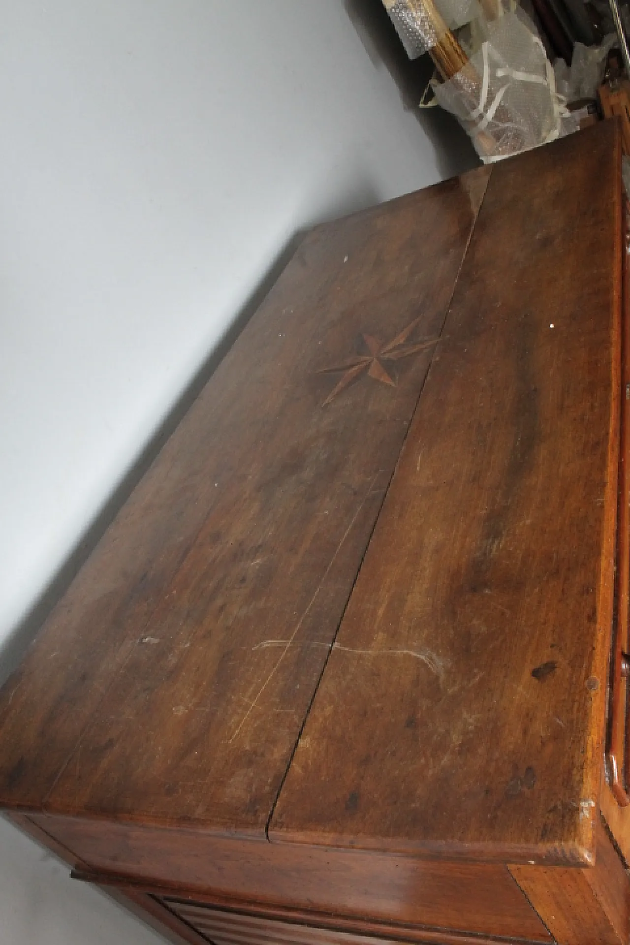 Chest of drawers Carlo X solid walnut, with inlaid star, 1830 7