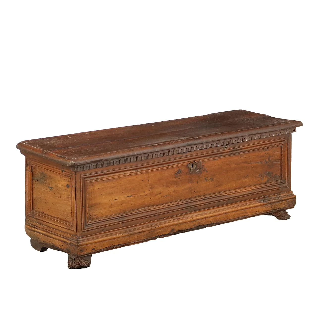 Small walnut chest with carvings, 18th century 1