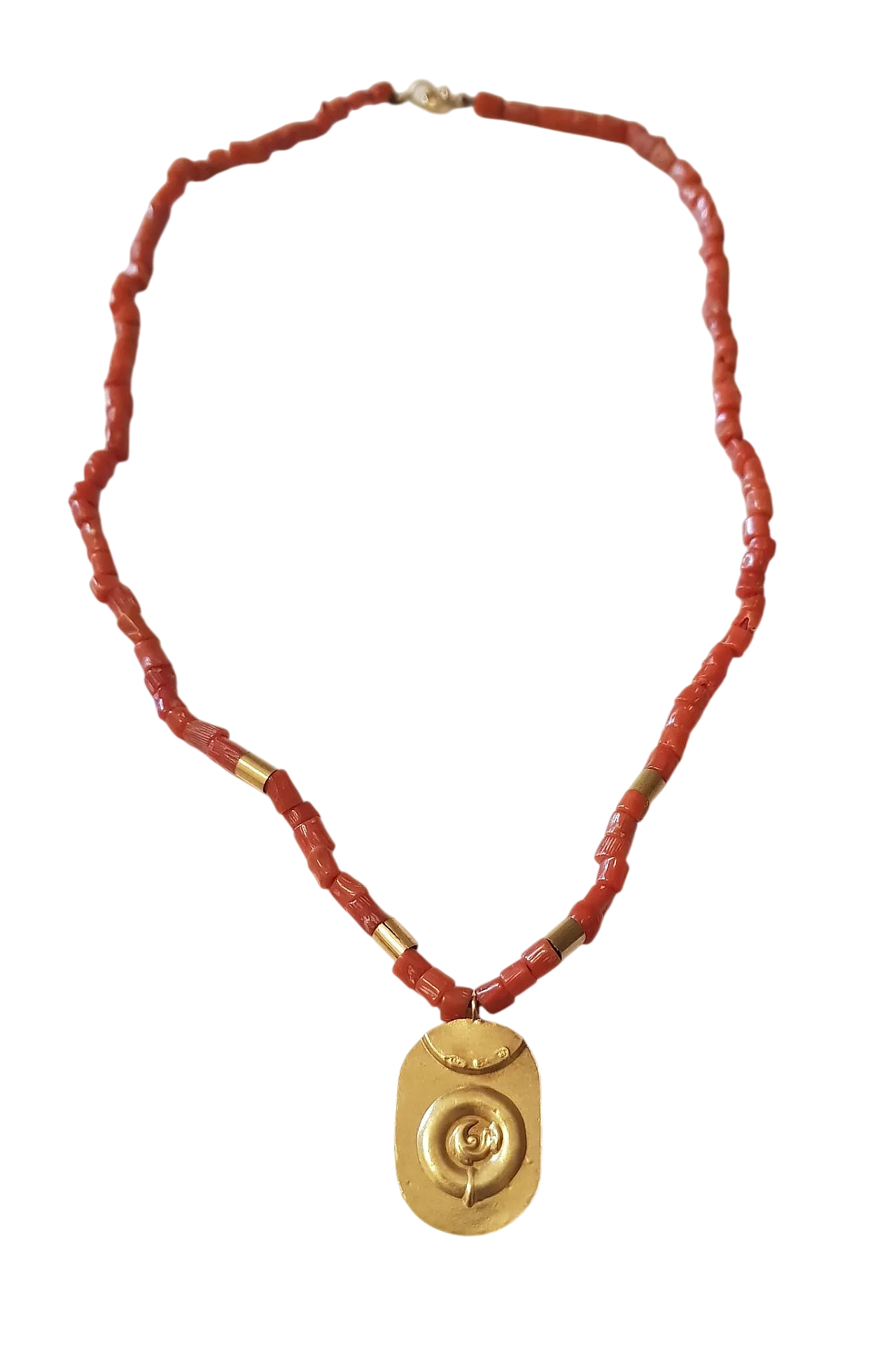 Coral crew necklace with 18kt gold pendant 8