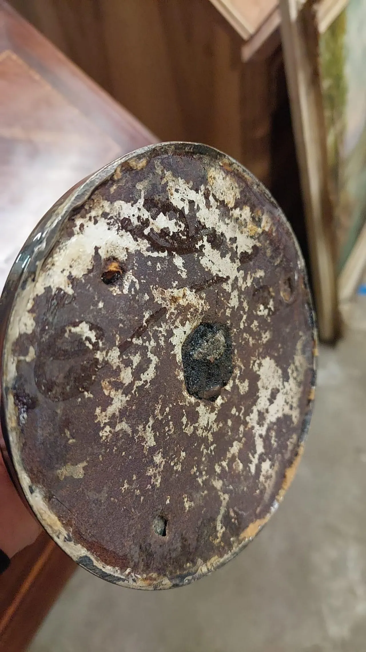 Pair of silver candlesticks, early 20th century 8