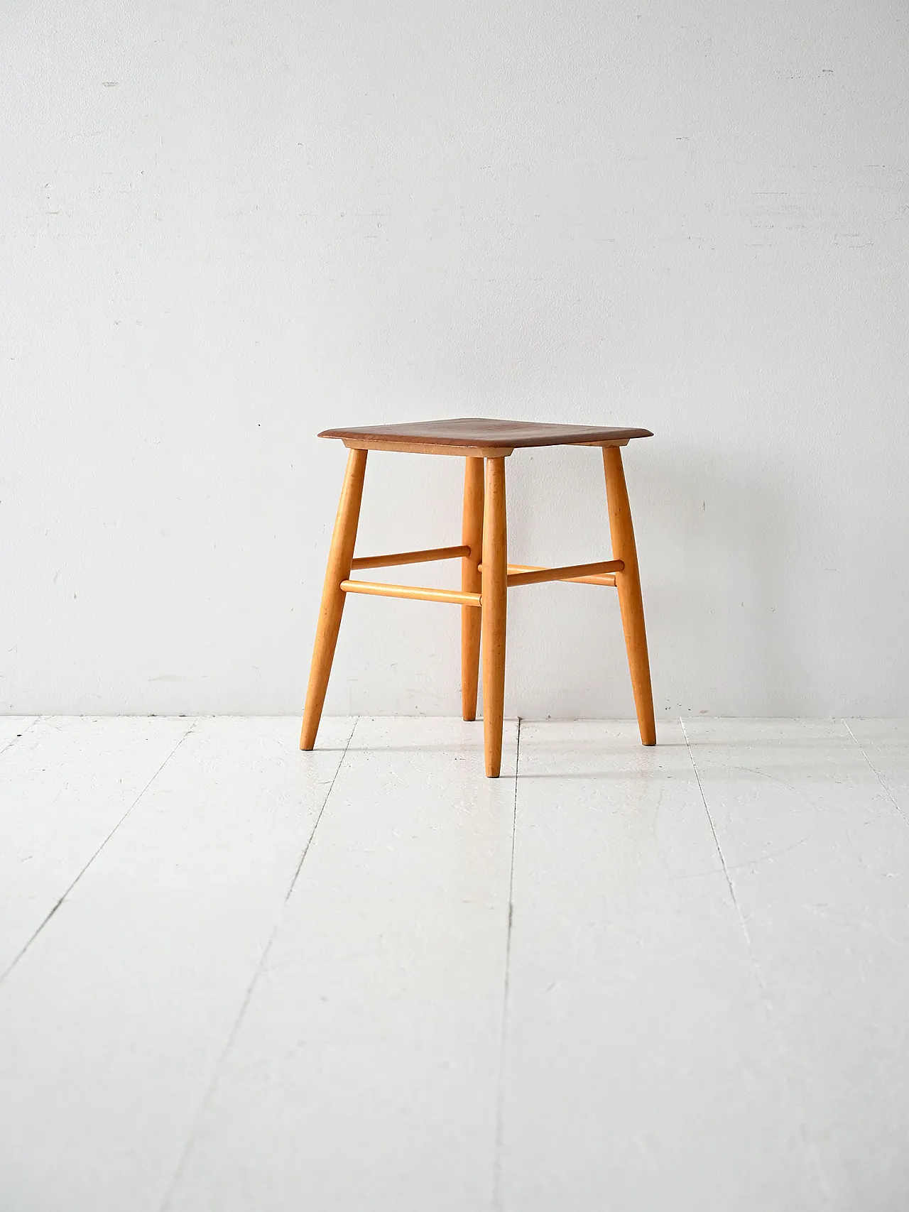 Fanett stool by Ilmari Tapiovaara 2