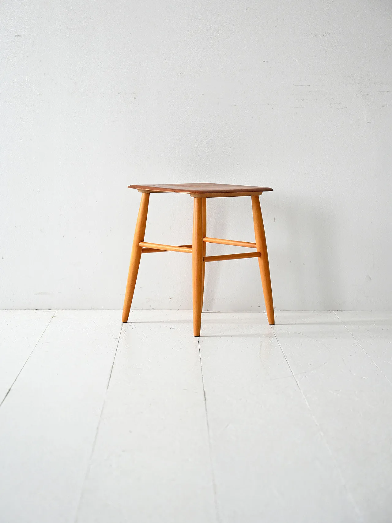 Fanett stool by Ilmari Tapiovaara 3