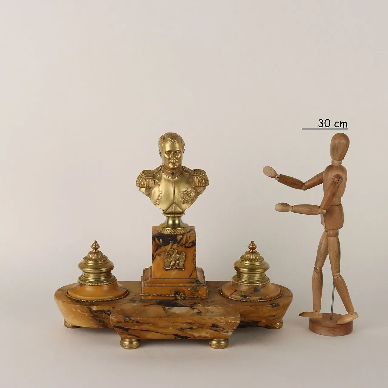 Inkwell in yellow Siena marble and gilded bronze, late 19th century 2