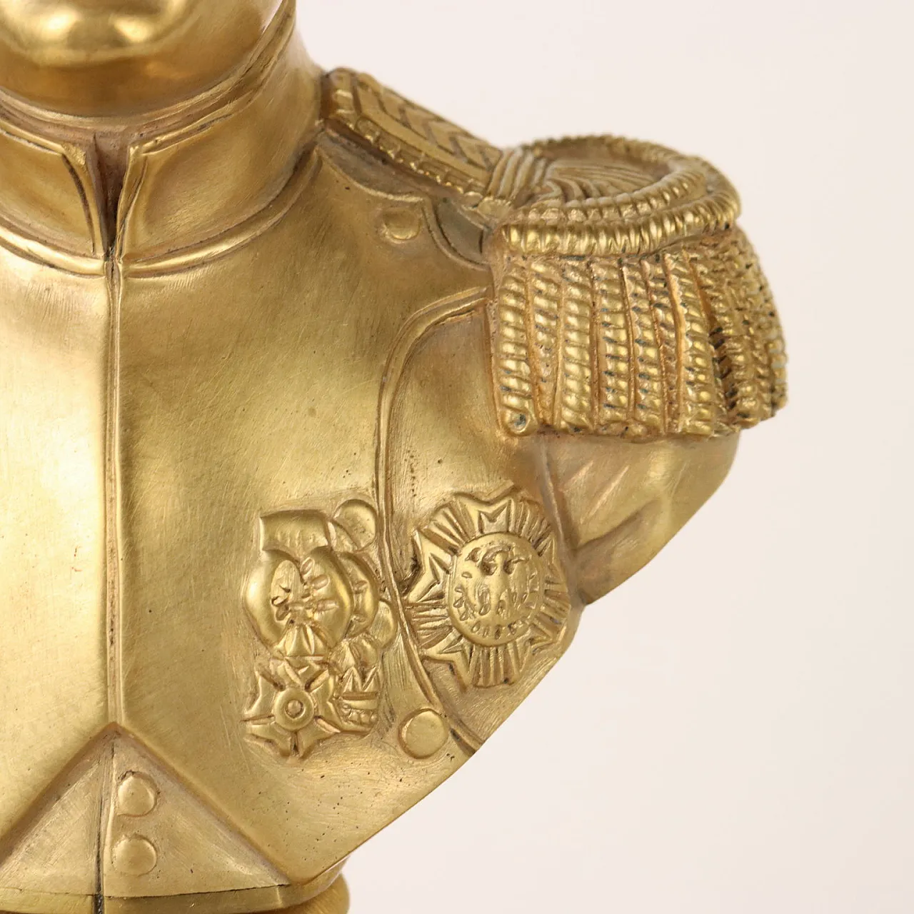 Inkwell in yellow Siena marble and gilded bronze, late 19th century 4