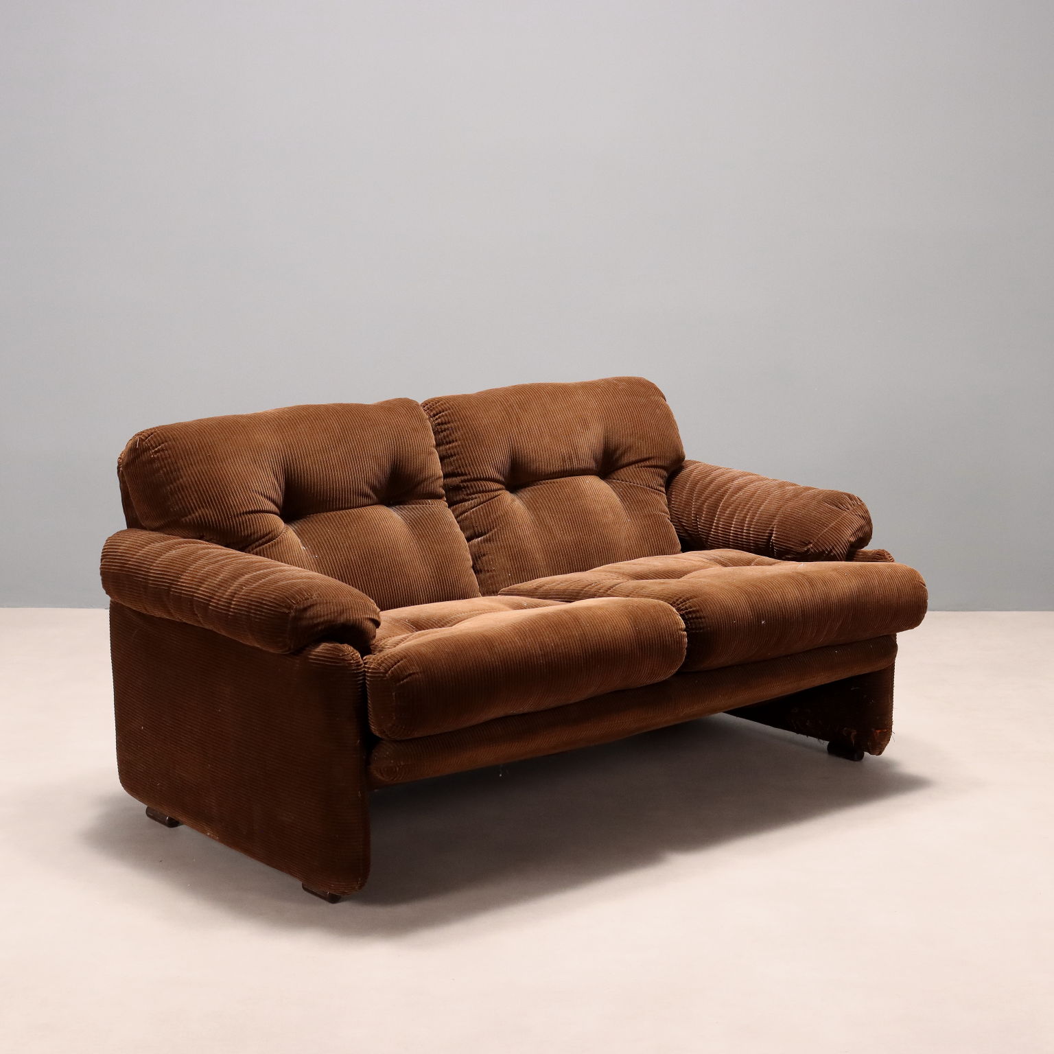 Coronado sofa by Tobia Scarpa for B&B, late 20th century | intOndo