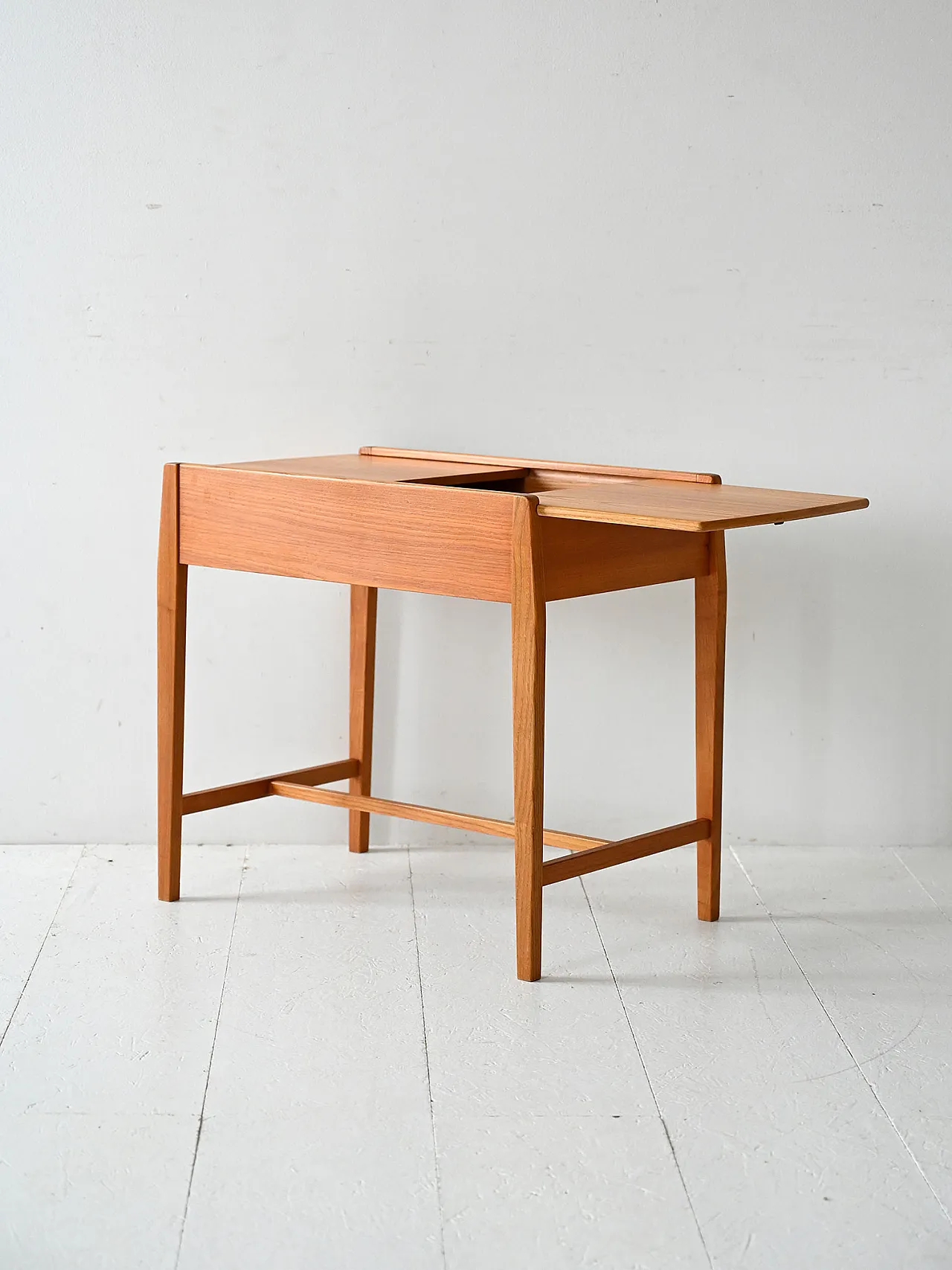 Scandinavian coffee table in elm with storage compartment, 1960s 3