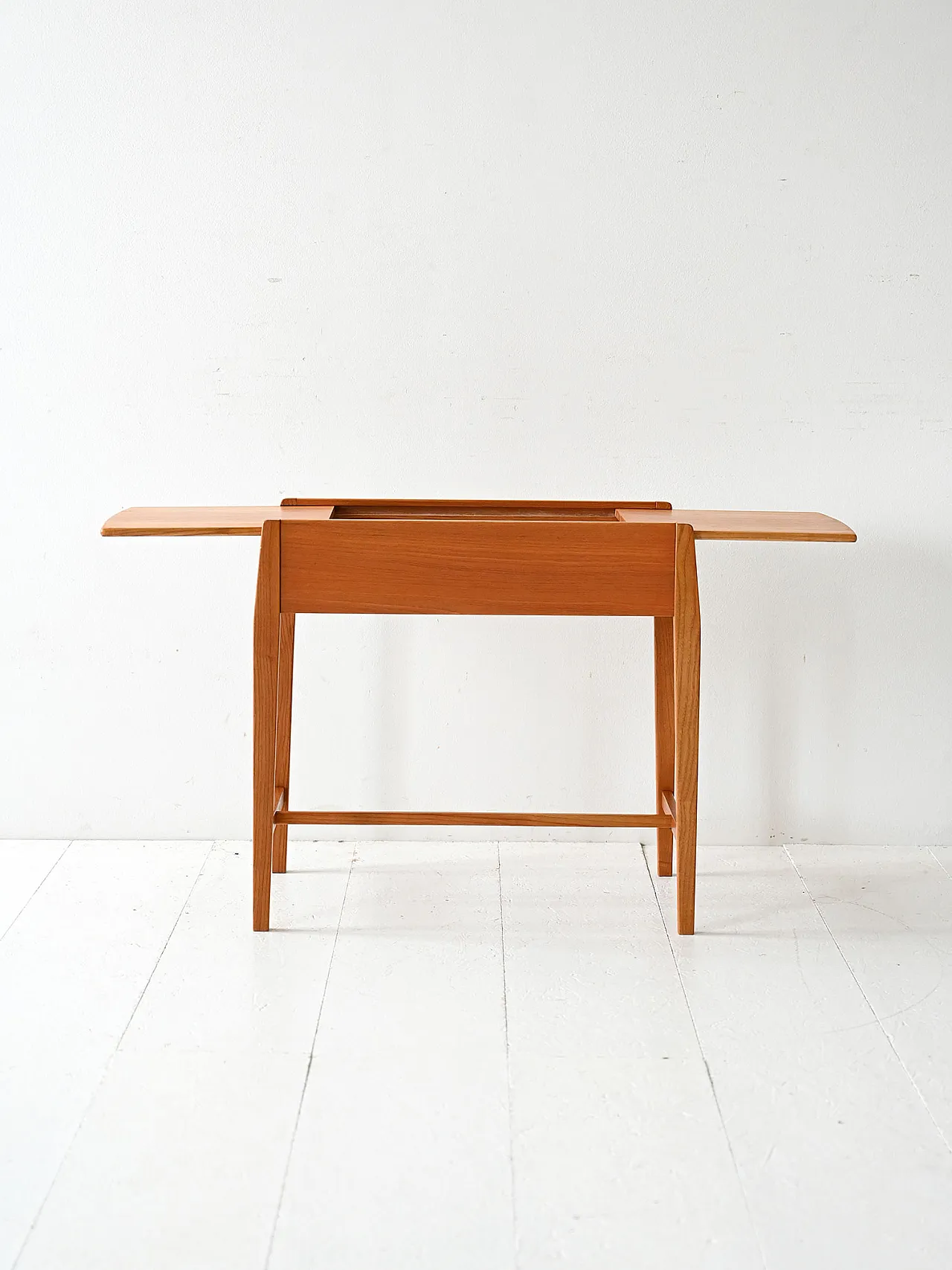 Scandinavian coffee table in elm with storage compartment, 1960s 4