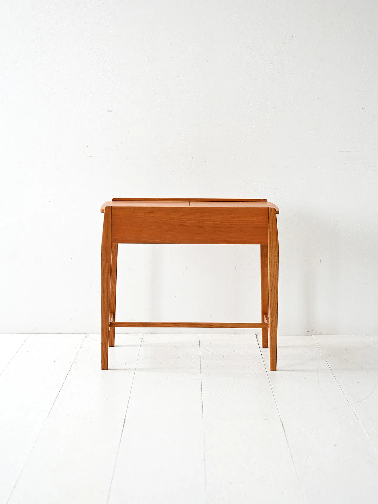 Scandinavian coffee table in elm with storage compartment, 1960s 5