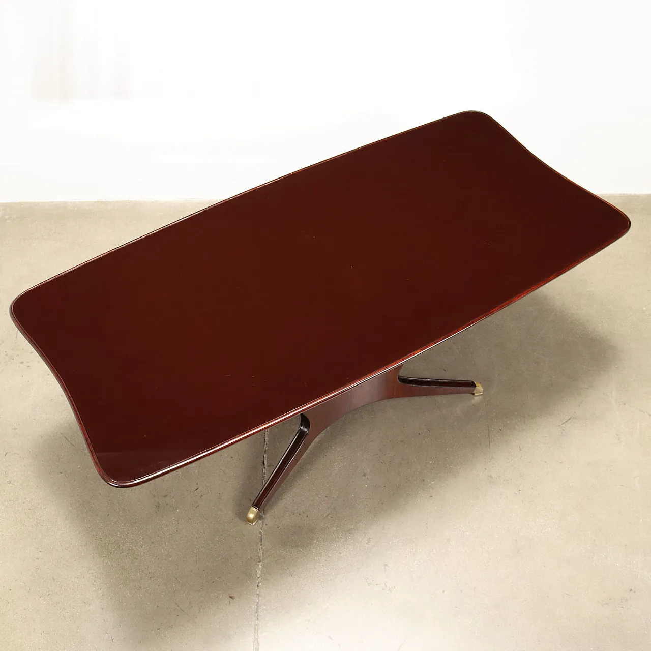 Tavolo in legno esotico impiallacciato di Osvaldo Borsani, anni '60 3