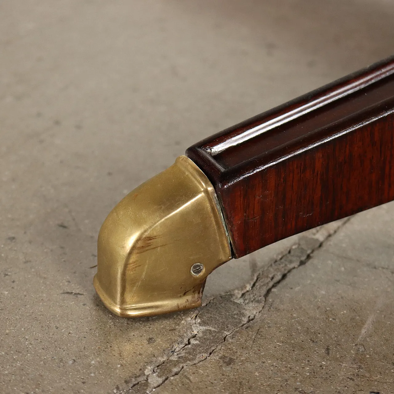 Tavolo in legno esotico impiallacciato di Osvaldo Borsani, anni '60 7