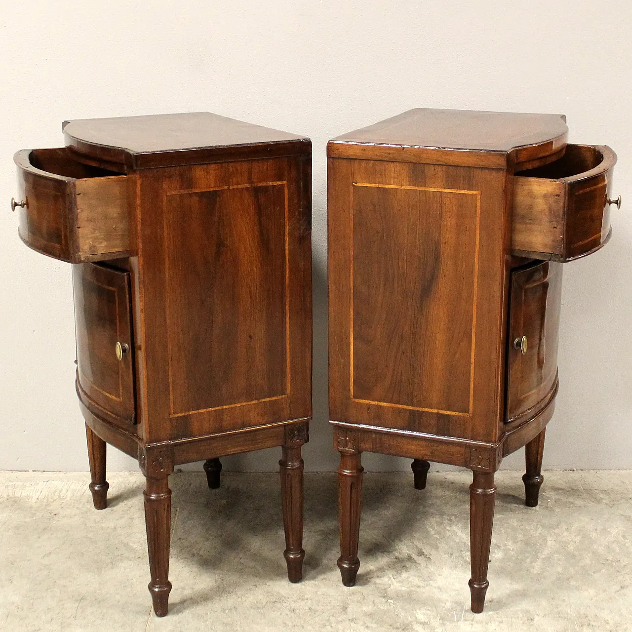 Coppia comodini Luigi XVI in noce '700 Italia 7