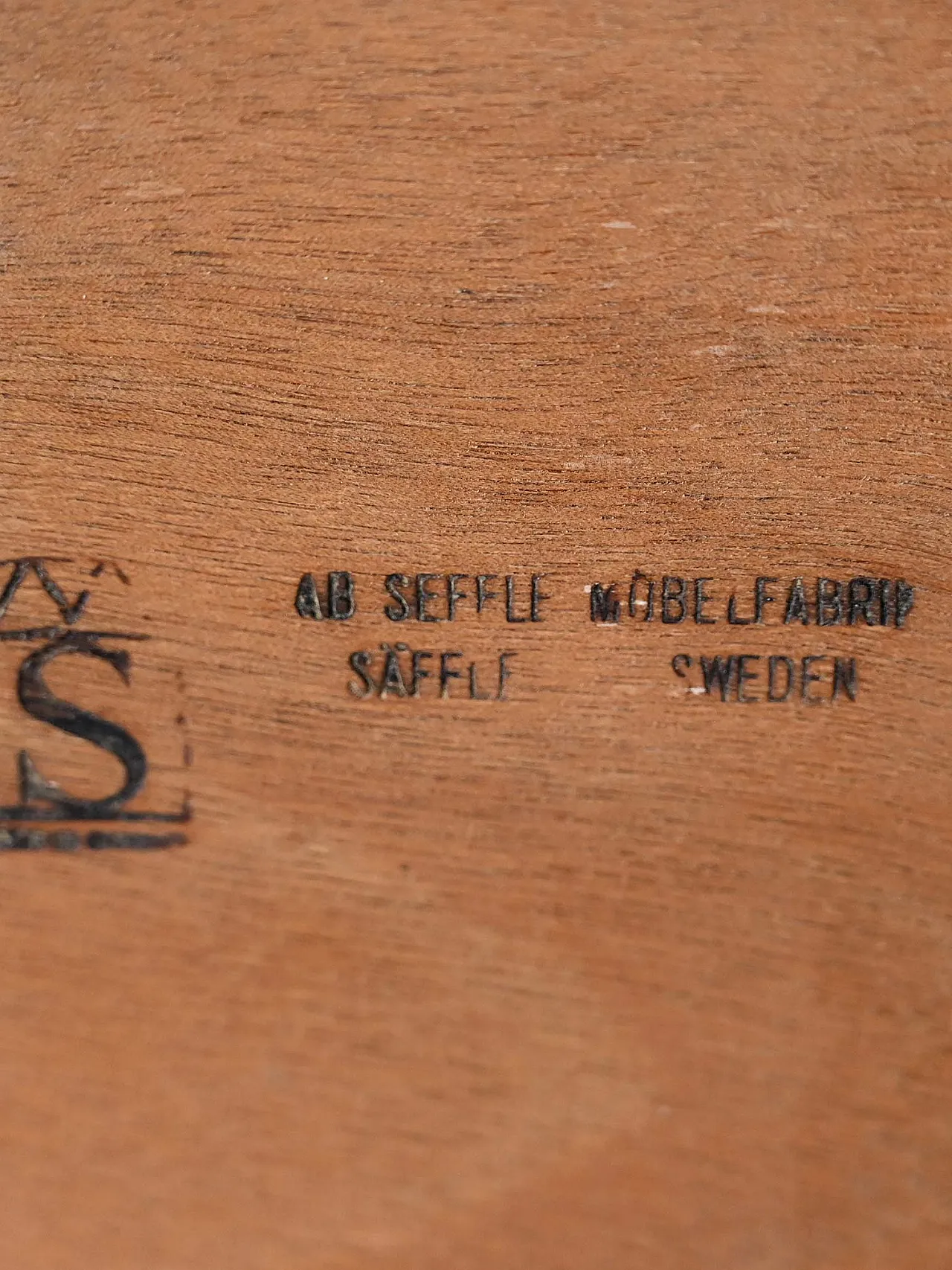 Pair of oval coffee tables by Y. Sandström 8