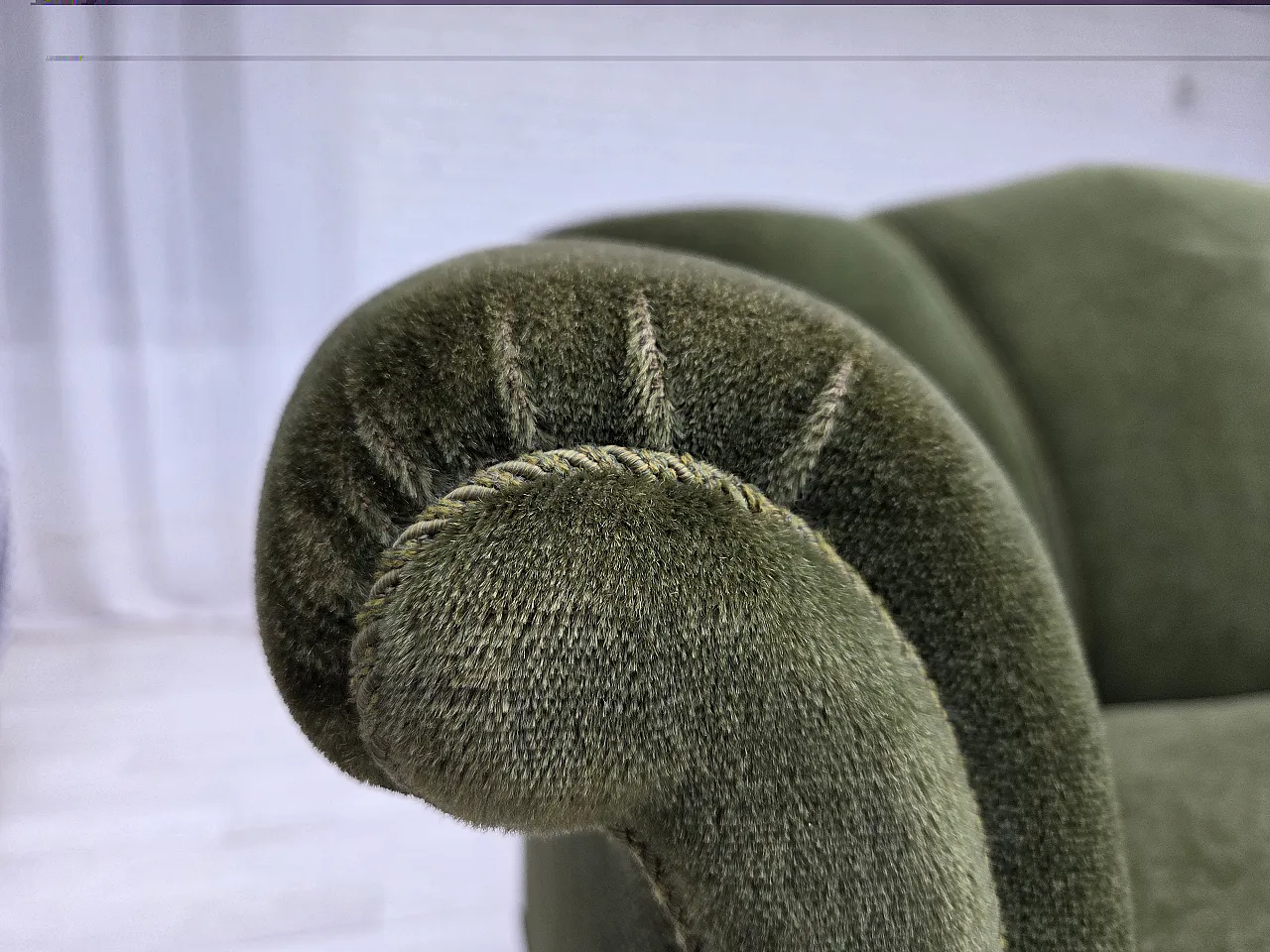 Divano danese a 2 posti in velluto verde e frassino, anni '50 2