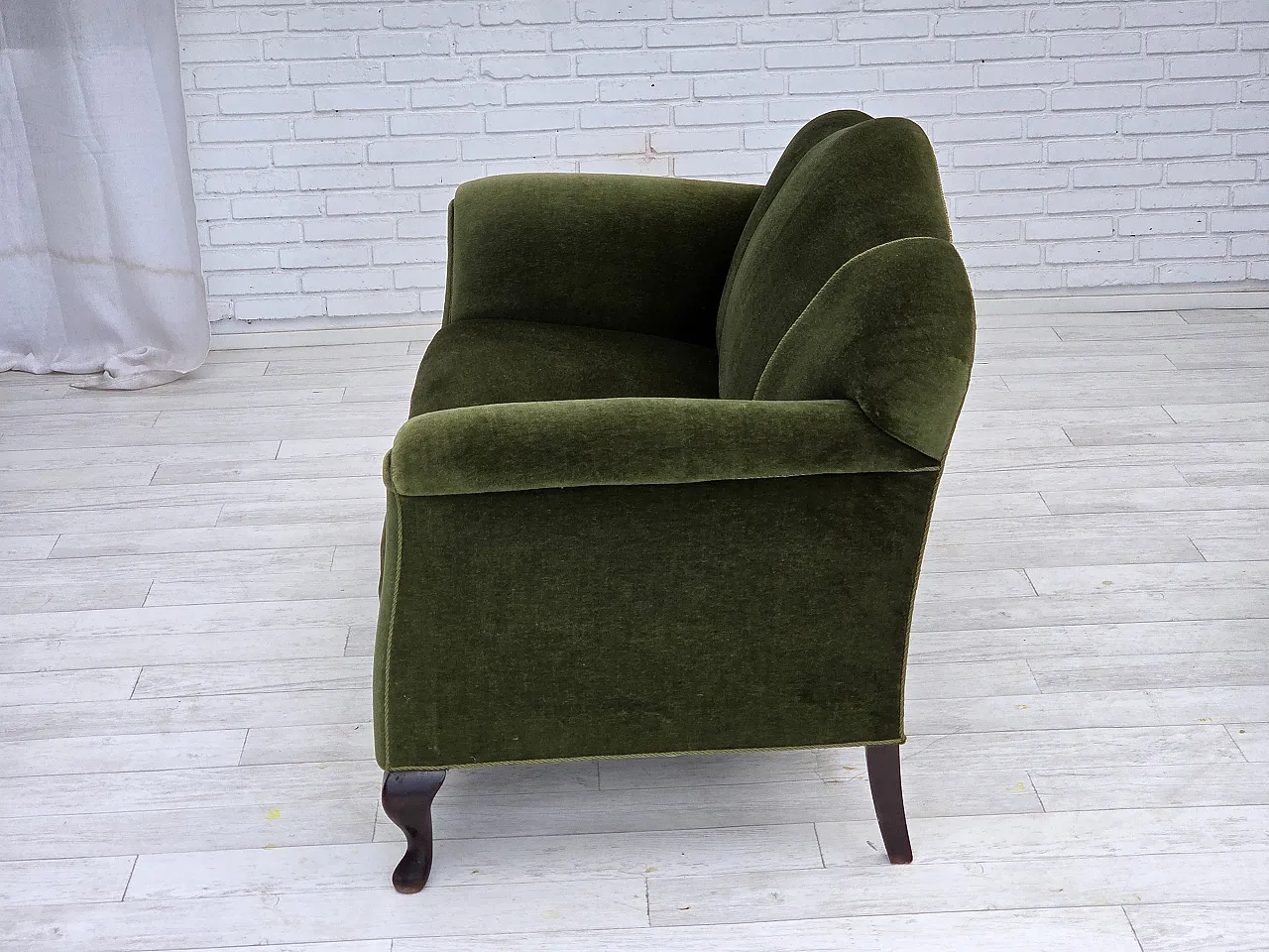 Divano danese a 2 posti in velluto verde e frassino, anni '50 13