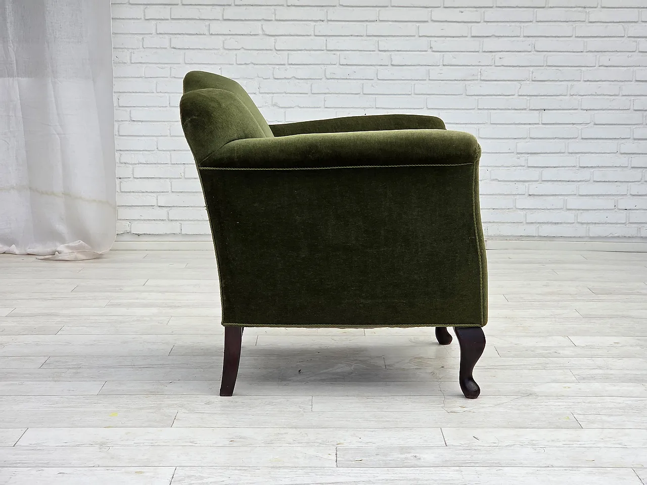 Poltrona danese, velluto verde, gambe in frassino, anni '50 7