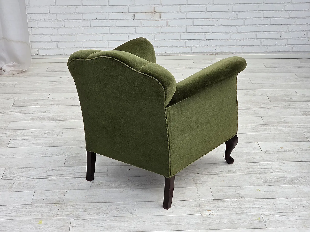 Poltrona danese, velluto verde, gambe in frassino, anni '50 10