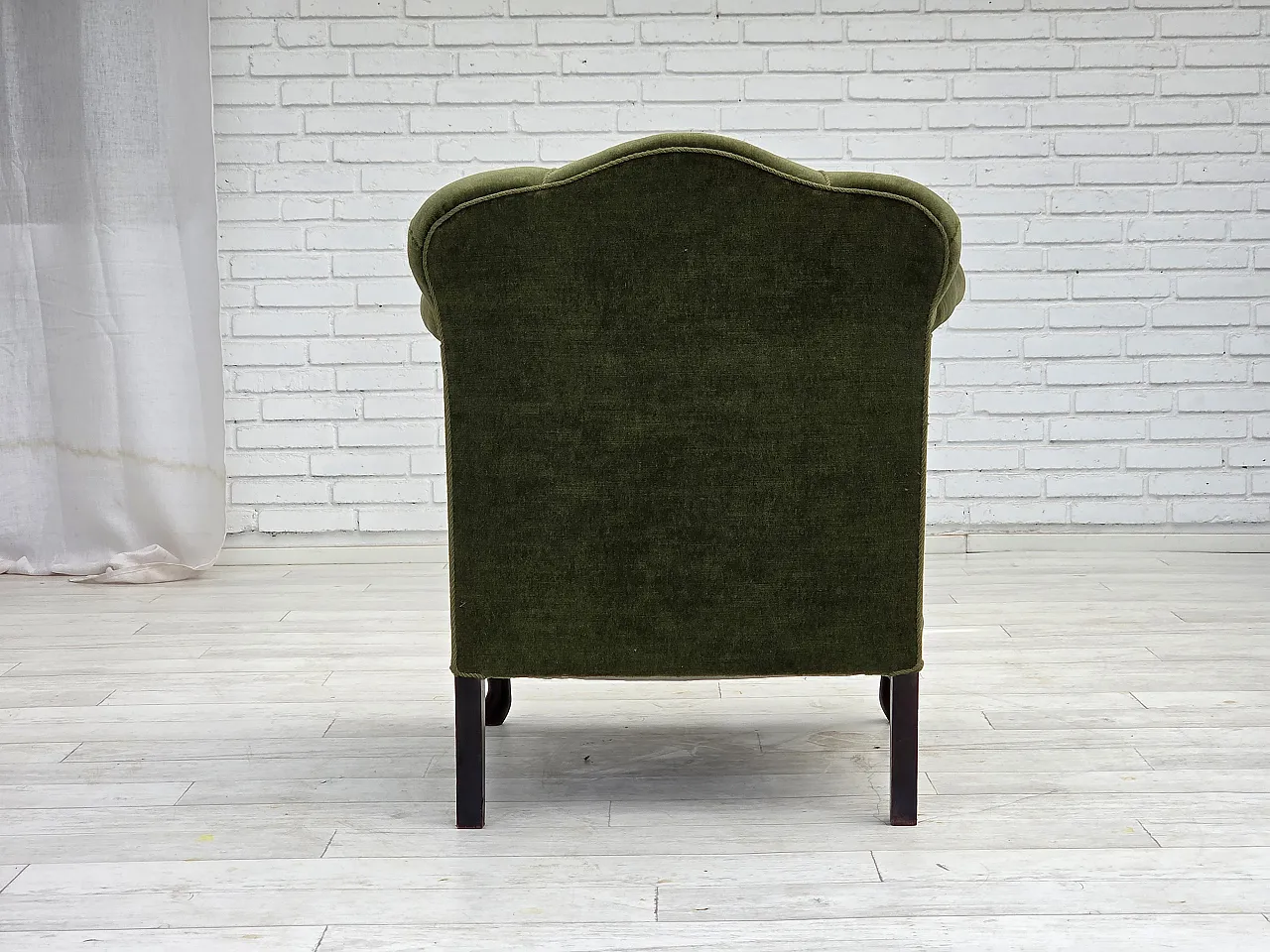 Poltrona danese, velluto verde, gambe in frassino, anni '50 12