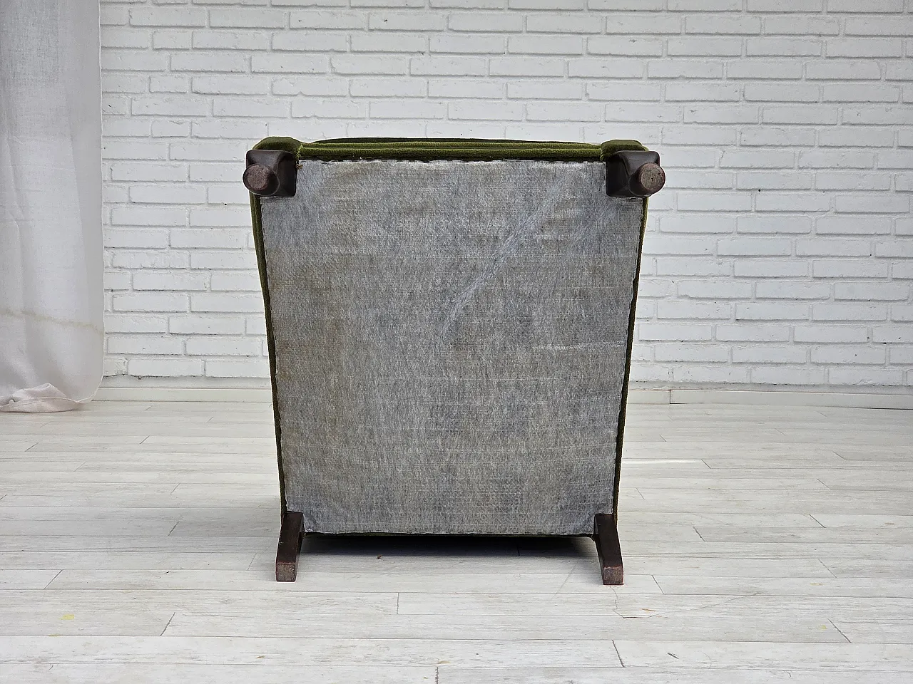 Poltrona danese, velluto verde, gambe in frassino, anni '50 17