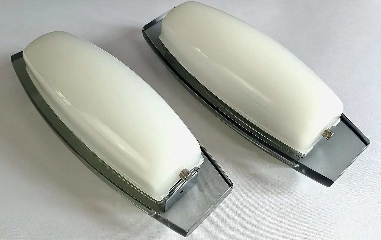 Pair of appliques in opaline glass and smoked crystal, 1970s 1