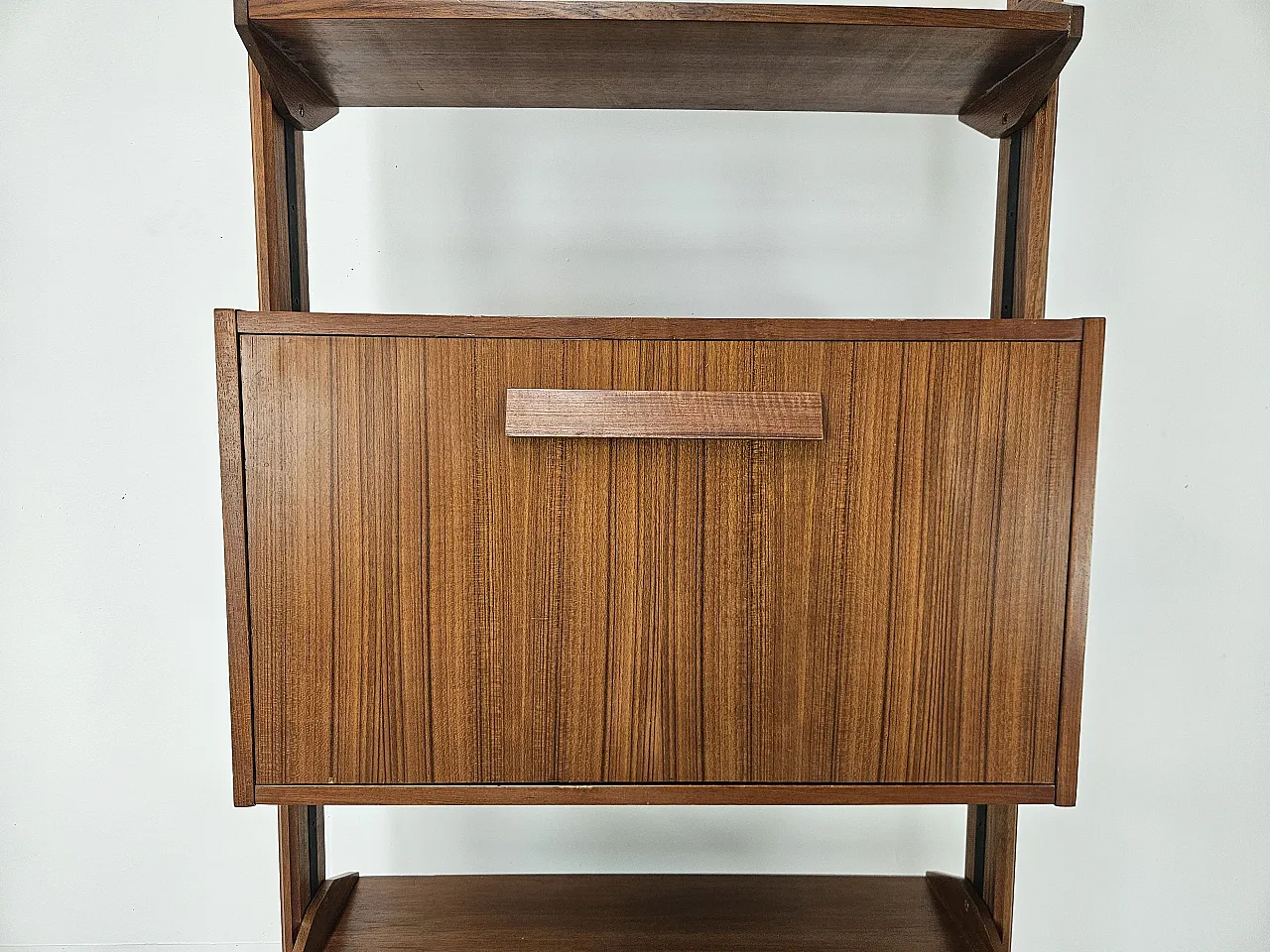 Libreria terra cielo in teak con mensole e scomparto, anni '60 6