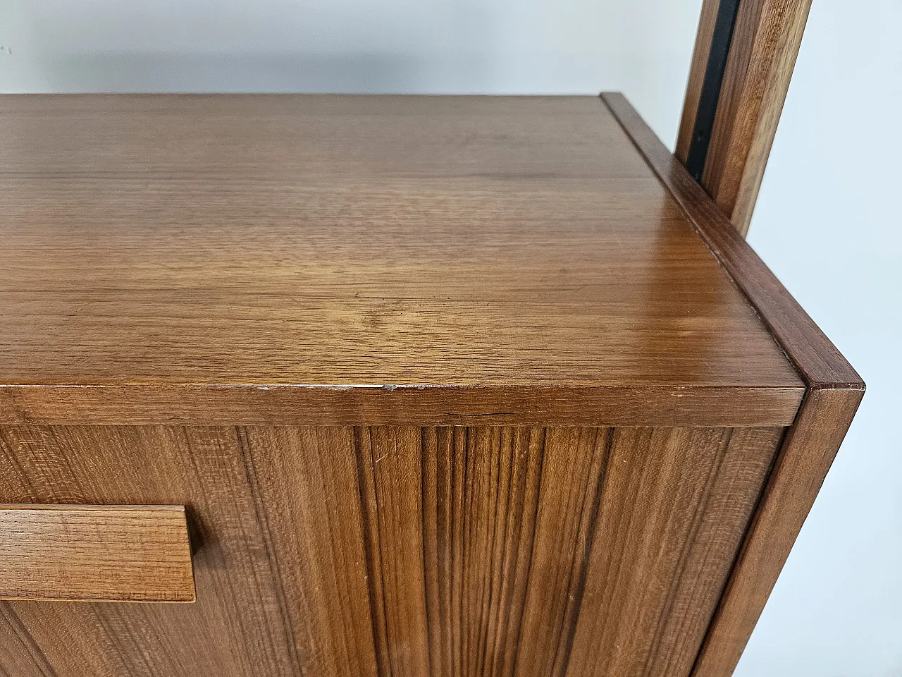 Libreria terra cielo in teak con mensole e scomparto, anni '60 13