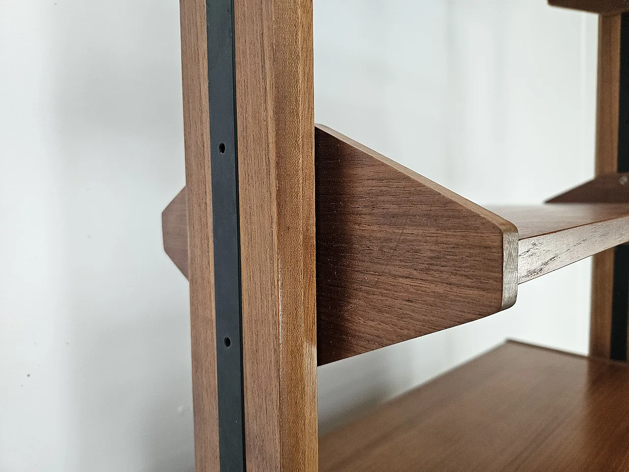 Libreria terra cielo in teak con mensole e scomparto, anni '60 17