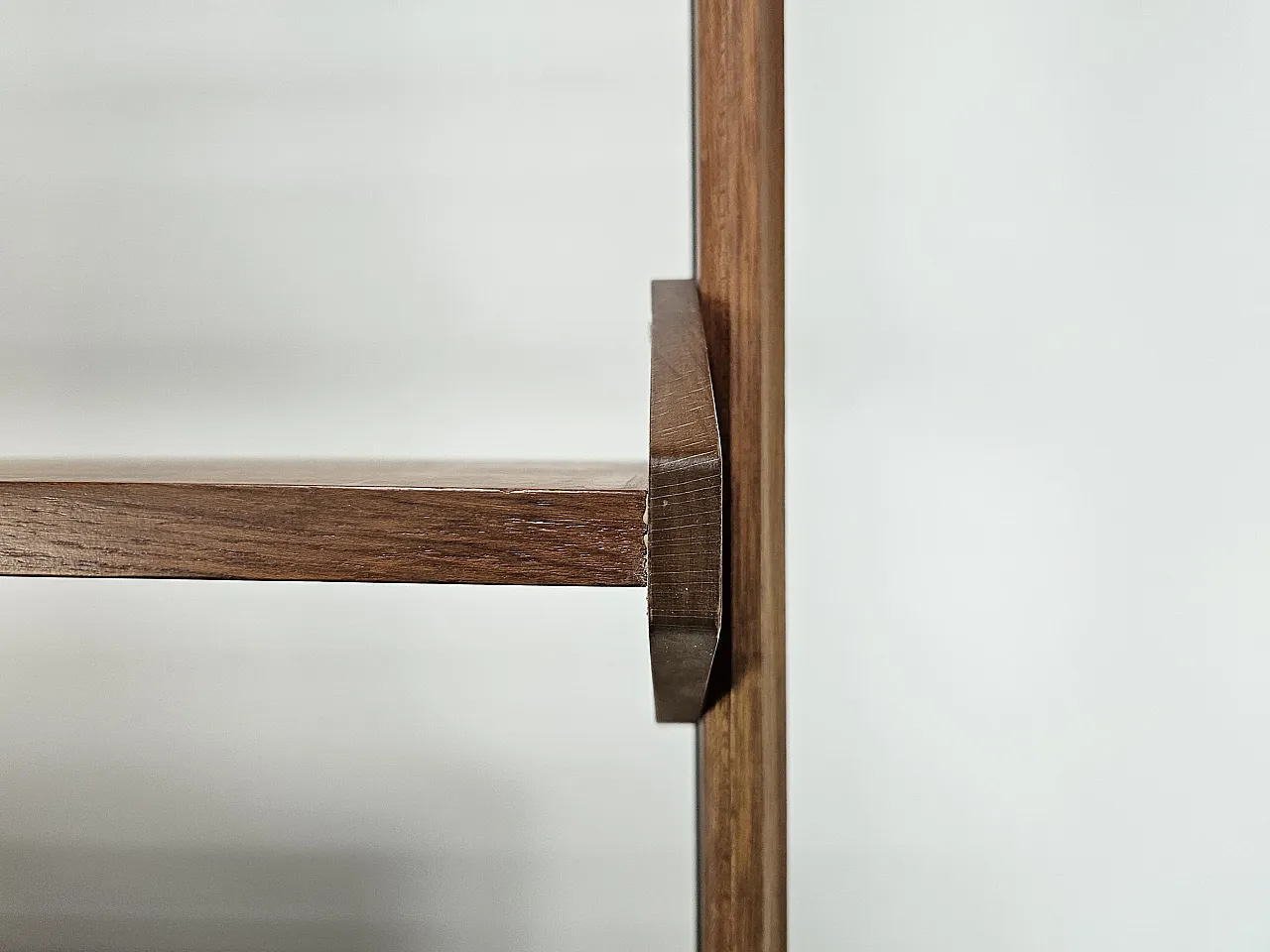 Libreria terra cielo in teak con mensole e scomparto, anni '60 19