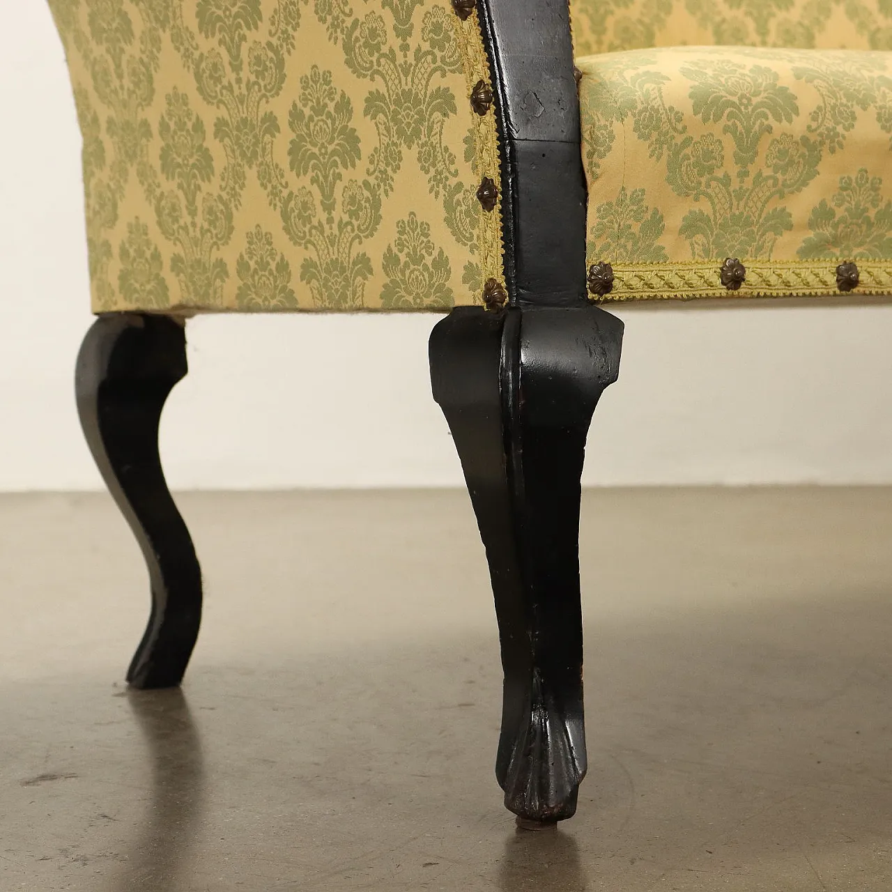 Divano in noce rivestito in tessuto, '700 8