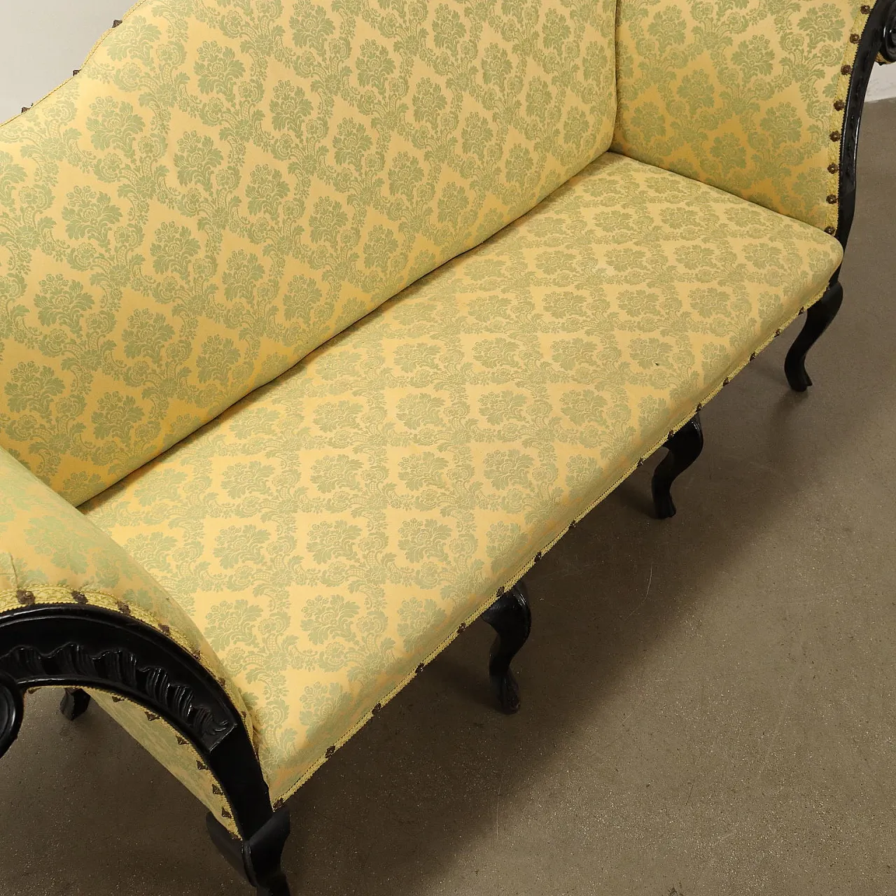 Divano in noce rivestito in tessuto, '700 9