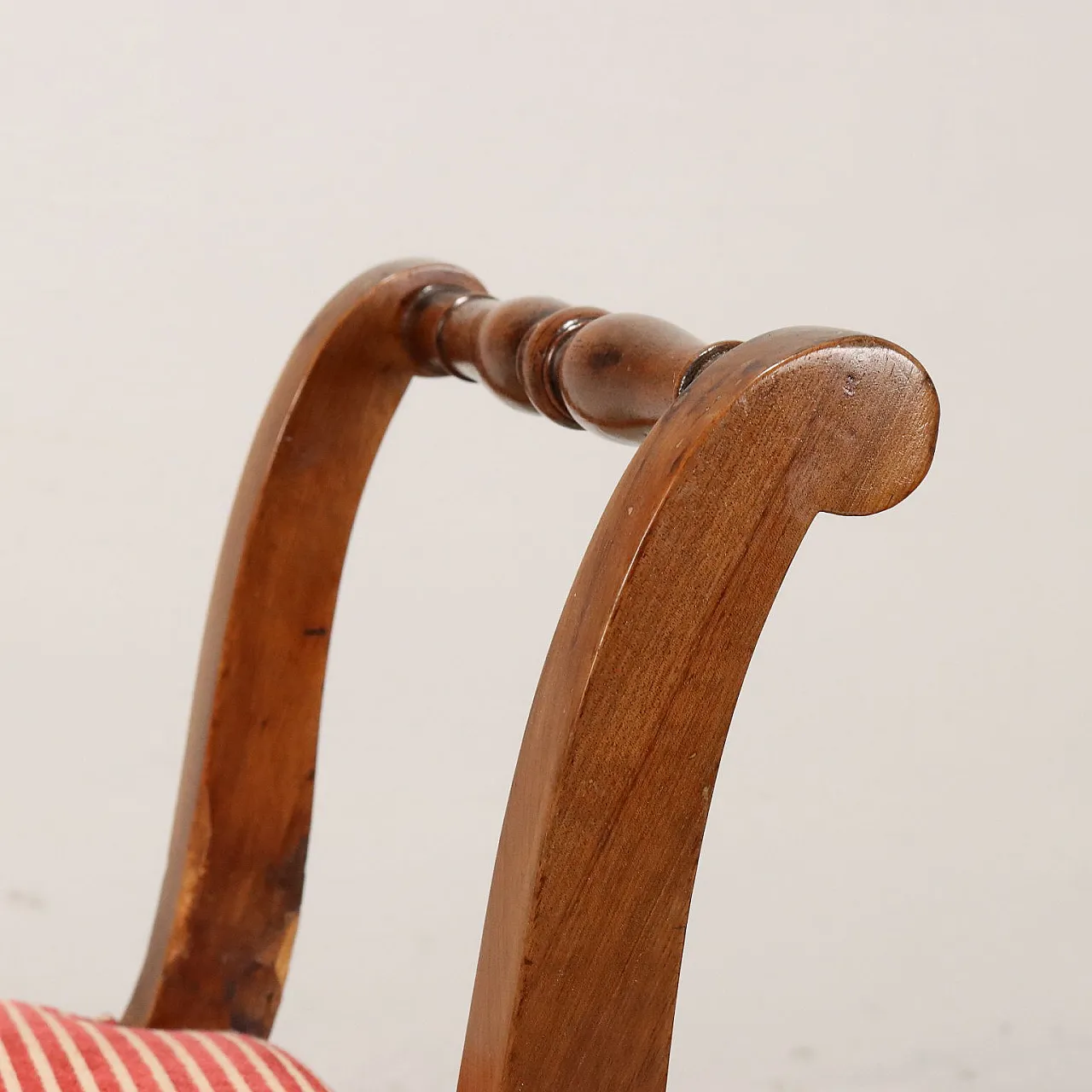 Pair of walnut benches with wavy arms & padded seat, 19th century 4