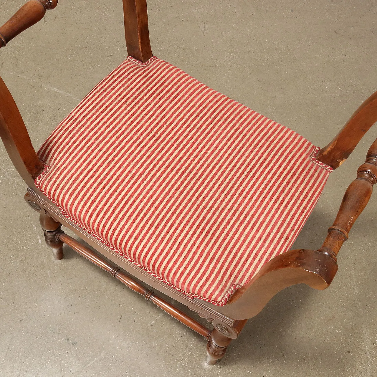 Pair of walnut benches with wavy arms & padded seat, 19th century 6