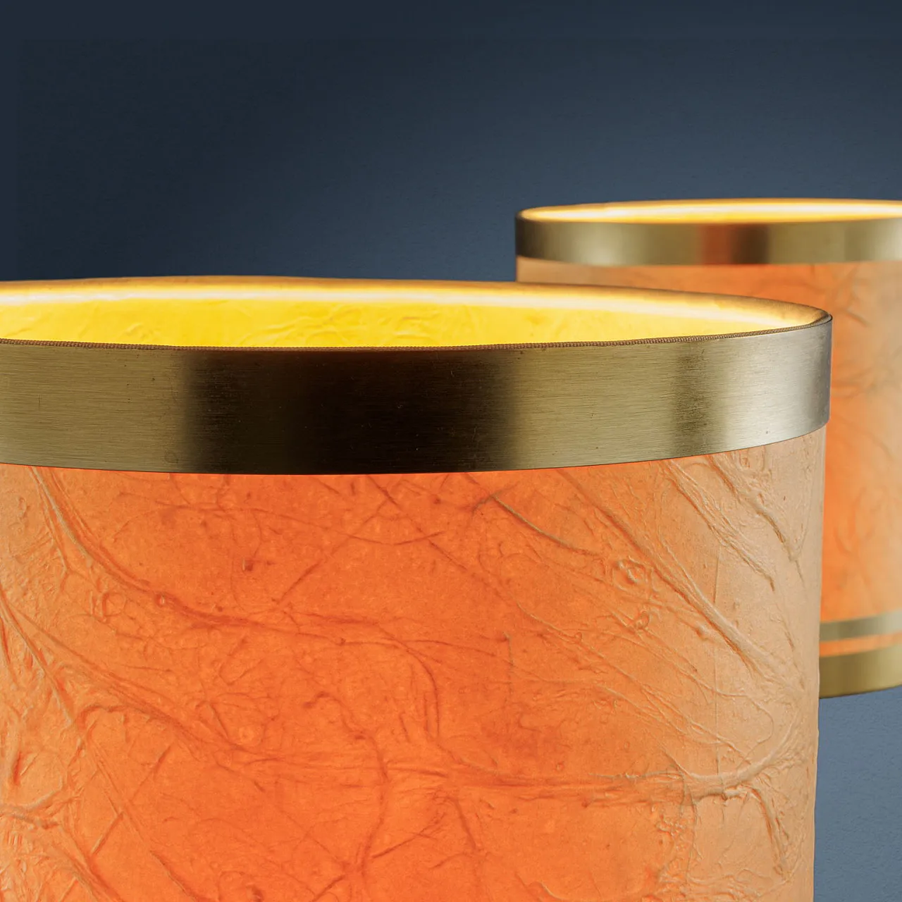 Coppia di lampade da tavolo con base in ottone di Luciano Frigerio, anni '70 5