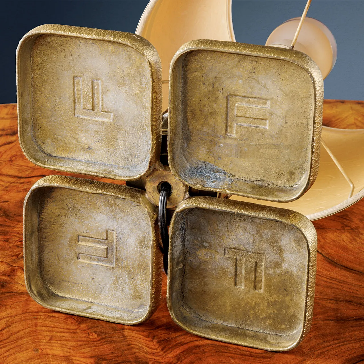 Coppia di lampade da tavolo con base in ottone di Luciano Frigerio, anni '70 6