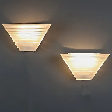 Pair of Artemide Pergamo 30 wall lamps by A. Mangiarotti, 1980s