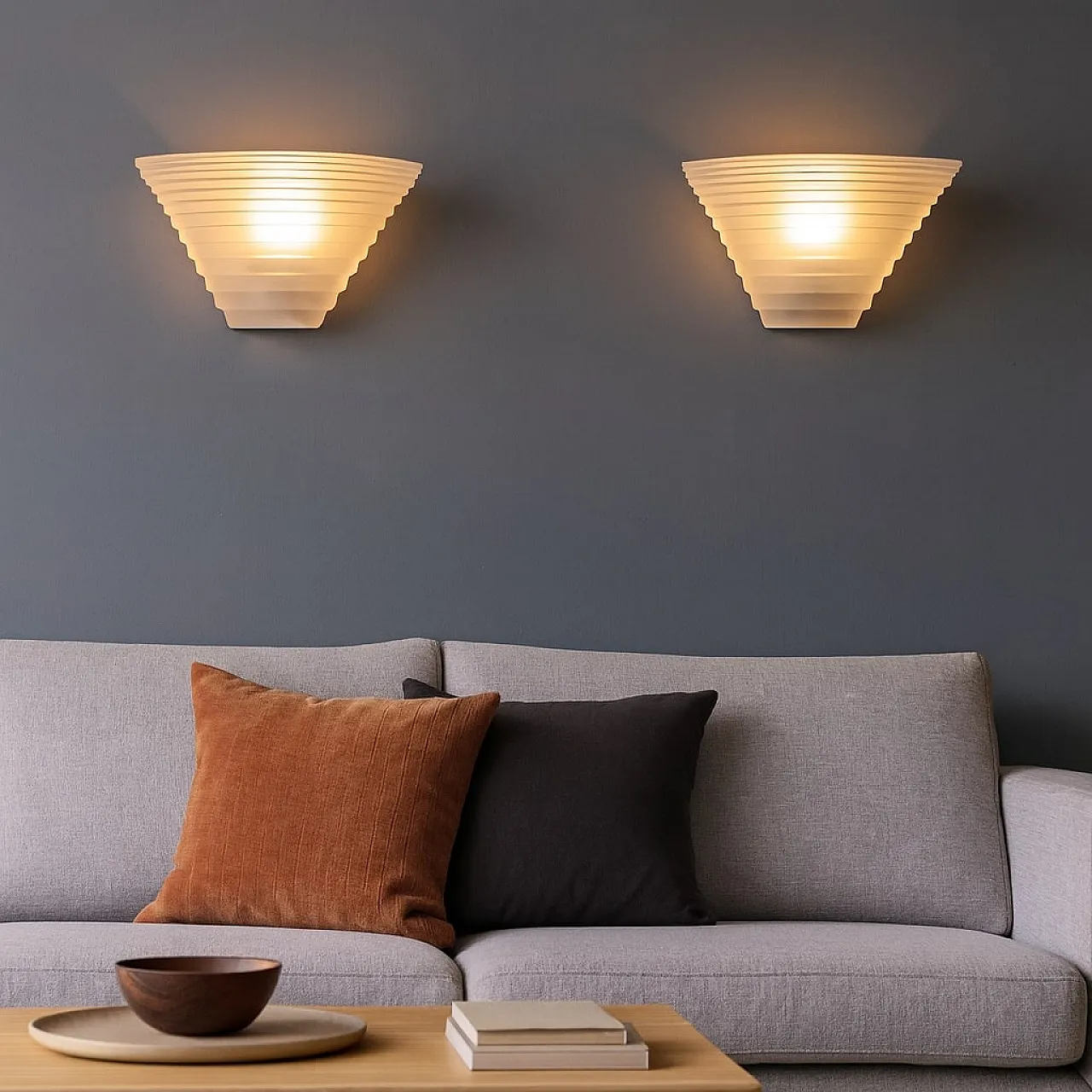 Pair of Artemide Pergamo 30 wall lamps by A. Mangiarotti, 1980s 2