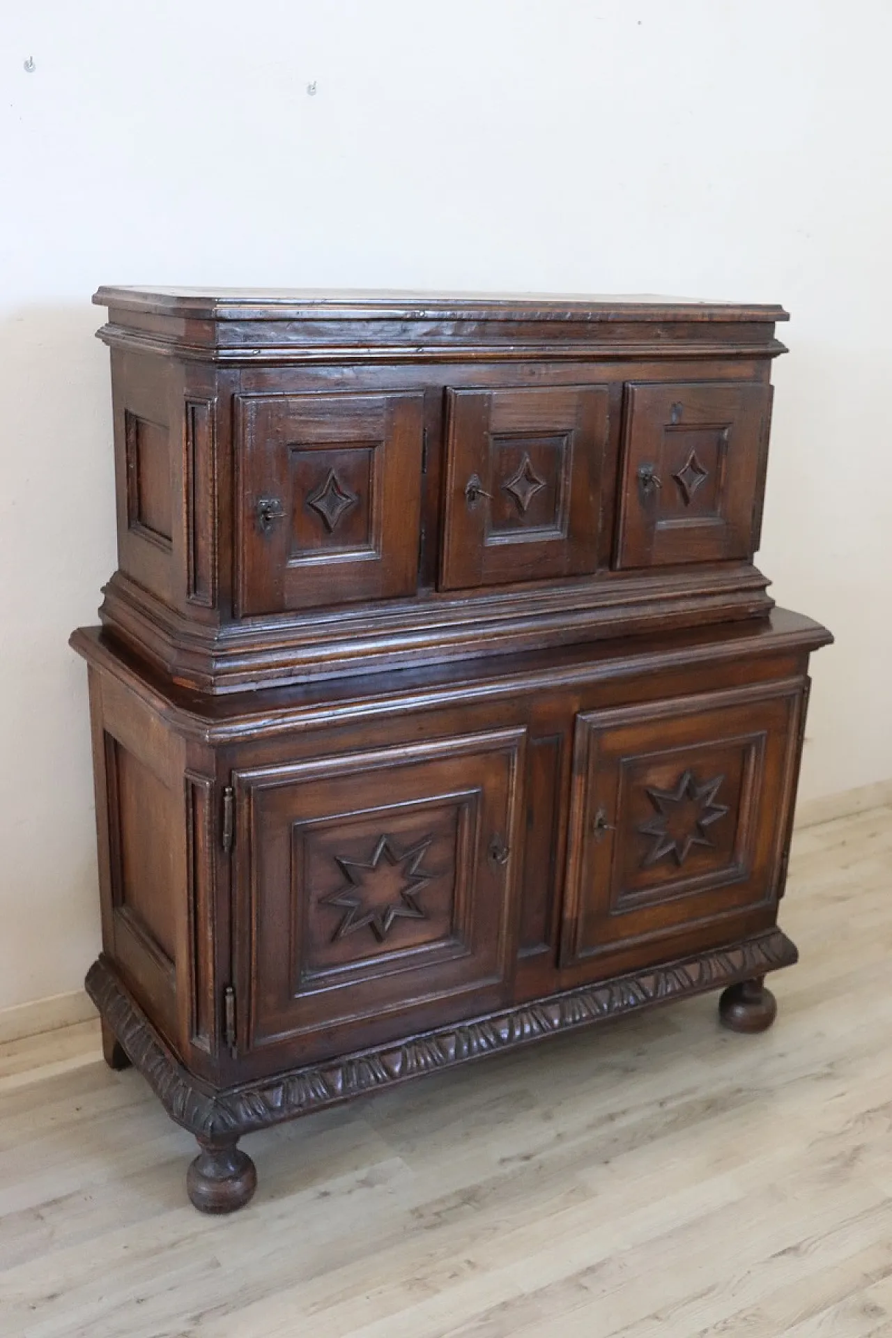 Credenza in noce, '600 2