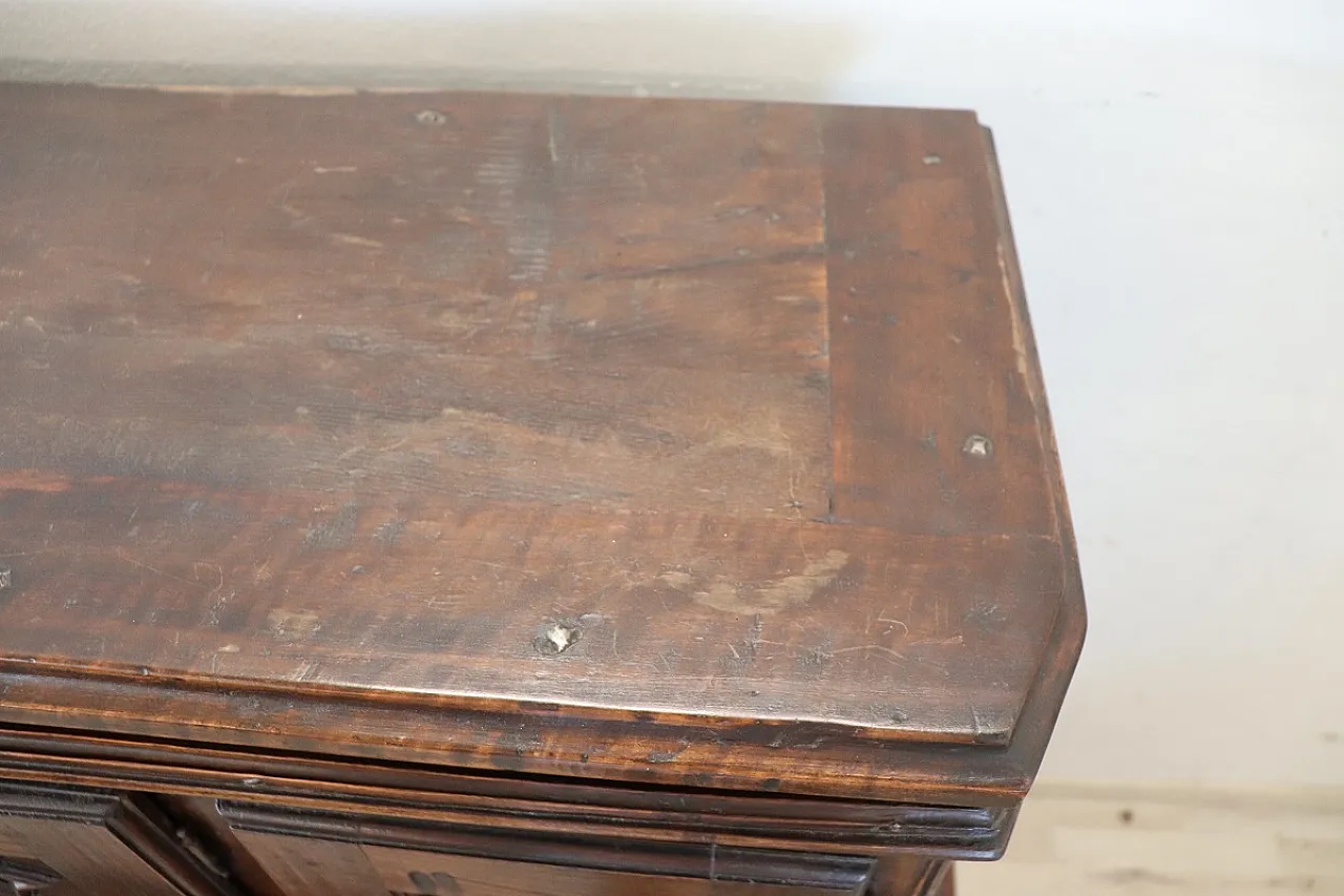 Credenza in noce, '600 9