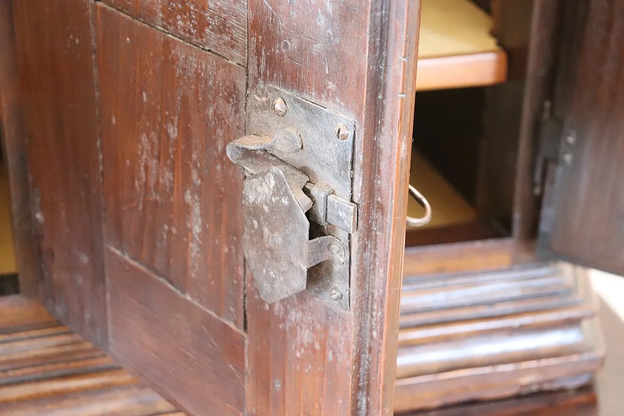 Credenza in noce, '600 11