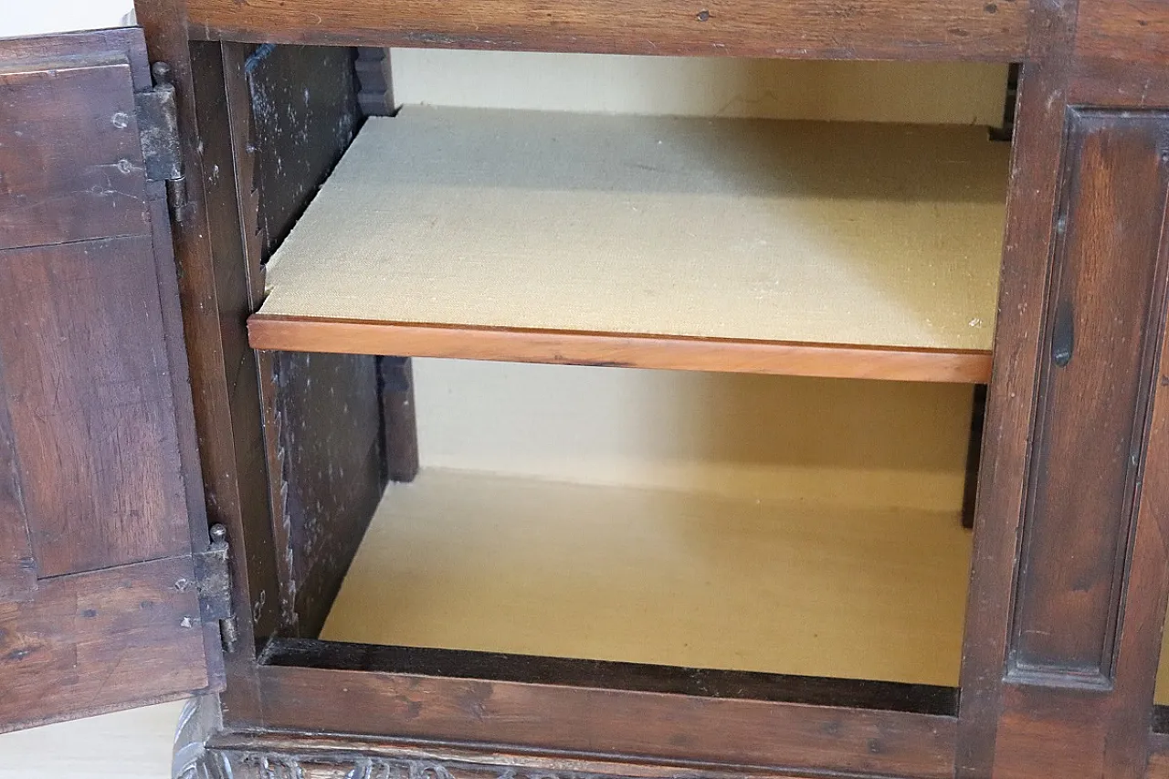 Credenza in noce, '600 17
