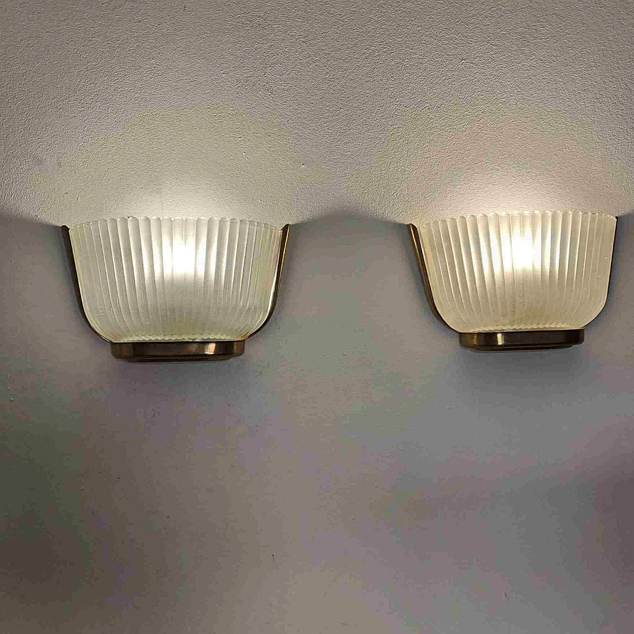 Murano glass and brass wall light by Archimede Seguso, 1940s 5
