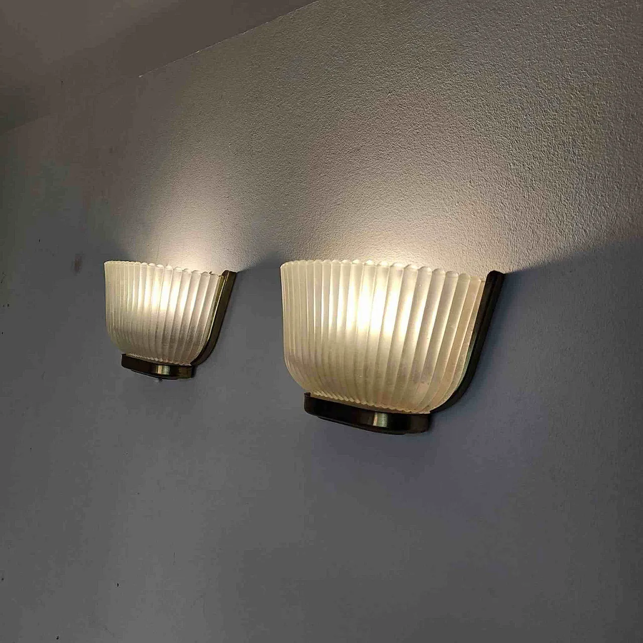 Murano glass and brass wall light by Archimede Seguso, 1940s 6