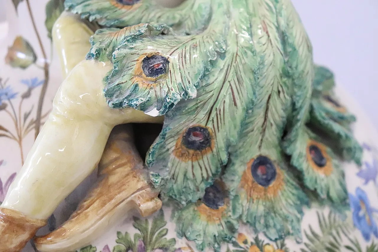 Vaso in ceramica con figure in rilievo, inizio '900 13