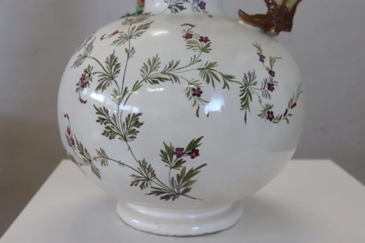 Vaso in ceramica con figure in rilievo, inizio '900 17