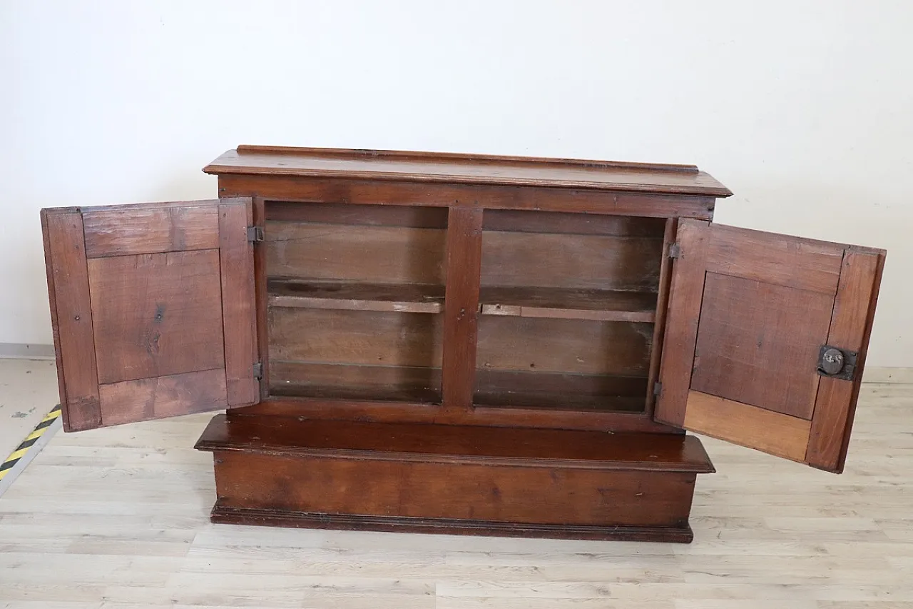 Walnut kneeler, 18th century 12