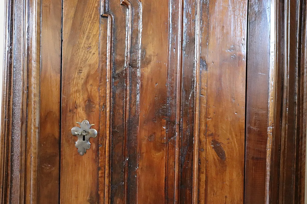 Coppia di angoliere in noce, '600 5