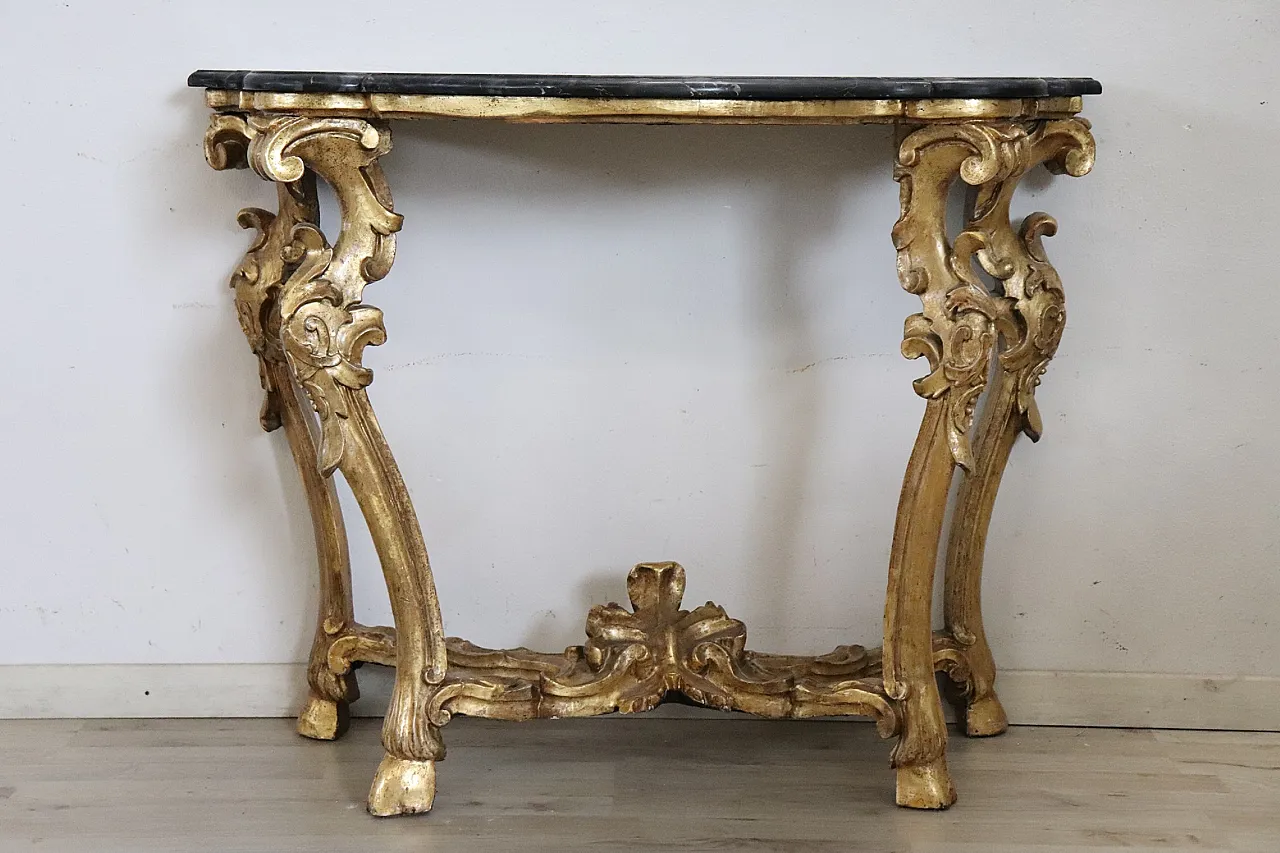 Gilded and carved LouiS XV console, 18th century 3