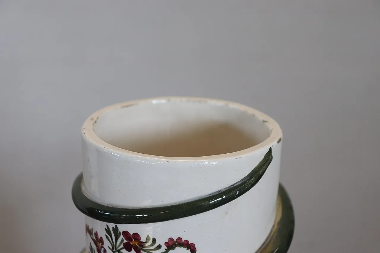 Vaso in ceramica con figure in rilievo, inizi '900 13